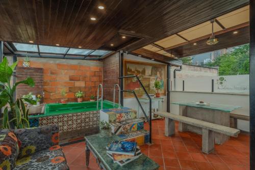 Los Naranjos House | Discover Casa Los Naranjos Hostal: Pet-Friendly Retreat