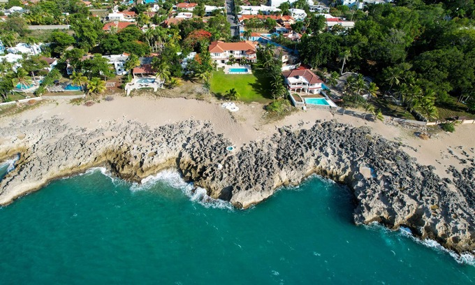 Playa Chiquita Villa | Oceanfront Retreat at Casa Los Sueños: Pet-Friendly Paradise