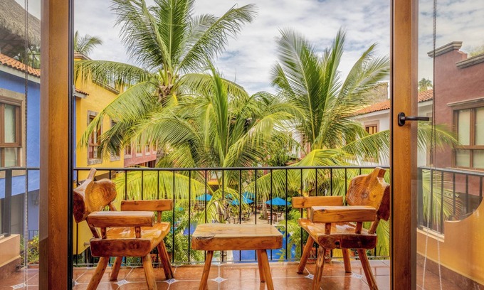 North End Hotel | Vibrant Casa Lotería - Pueblito Sayulita with Pool & Spa