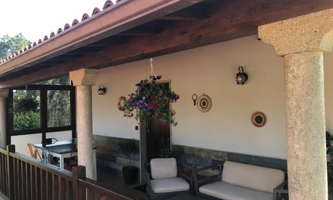 Frixe House | Relax at Casa Louro: Pet-Friendly with Ocean Views