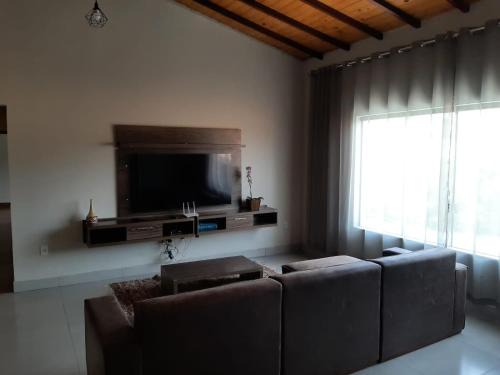 Guape House | Discover Casa Luísa: Pet-Friendly Family Retreat with Pool