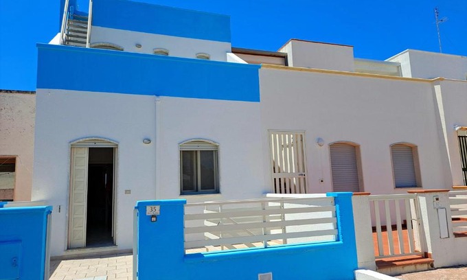 Lido Marini House | Casa Luigi: Oceanfront Retreat with Pool & Pet-Friendly Amenities