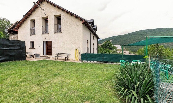 Castiello de Jaca Apartment | Casa Luis: Private Garden Apartment in the Spectacular Pyrénées