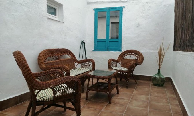 Valdepenas House | Charming Casa Completa in Valdepeñas – Rated 9/10