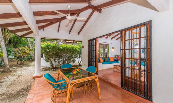Palm Beach Estates Cottage | Discover Casa Luminaka: Oceanfront Bliss in Playa Grande