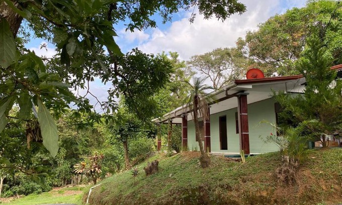 San Roque House | Cozy Casa Luna: Family and Pet Friendly Retreat