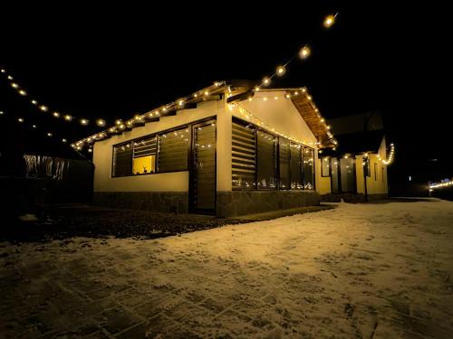 Brosteni Villa | Casa Luna: Pet-Friendly Retreat with Top Rated Amenities