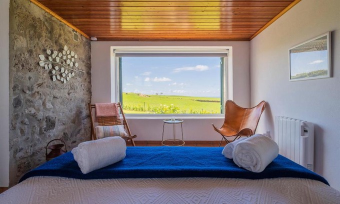 Nordeste House | Oceanfront Casa Luz: 4-Star Stay with Hot Tub & Views