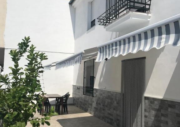 Cenes de la Vega House | Discover Casa Macetero in Granada - Top Rated & Family-Friendly