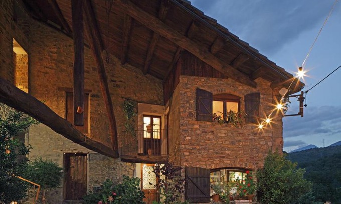 Rio Flamicell Bed & Breakfast | Highly Rated Casa Macianet with Delicious Breakfast Included