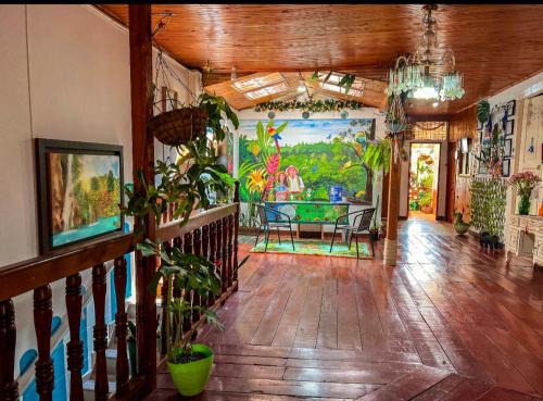 La Estrella Bed & Breakfast | Budget-Friendly Stay at Casa Madre Tierra SRC with Dining