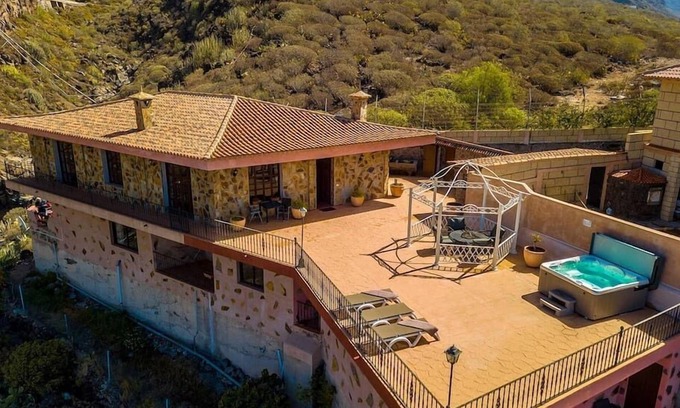 Adeje Apartment | Discover Casa Magma: Family-Friendly 2-Bedroom Apartment
