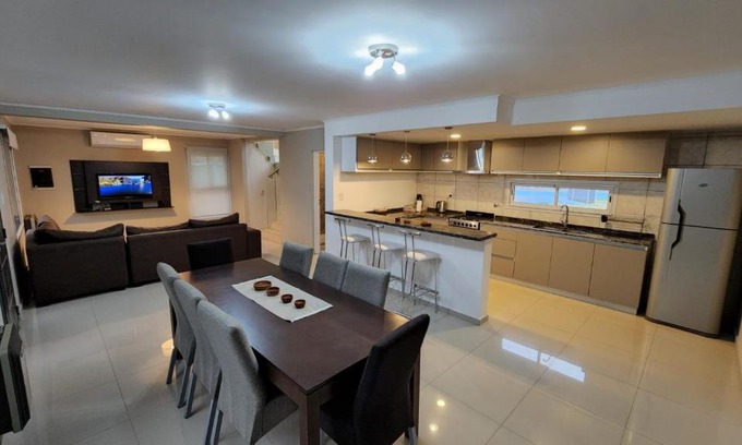 Potrero de los Funes House | Inviting Casa Majo: Family-Friendly with Pool & Kitchen
