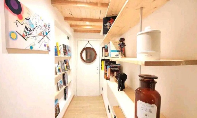 Turro Apartment | Casa MaMo: Design & Vintage Oasis with Spa and Parking