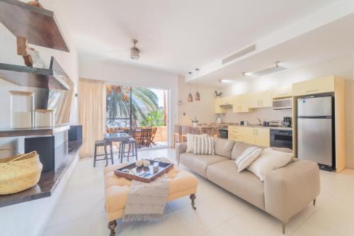 La Paz Apartment | Seaside Relaxation at Casa Manta - 4-Star Oceanfront Retreat