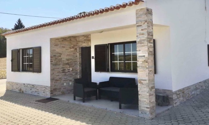 Monte da Vinha House | Discover Casa Manuel J. J. M - Peaceful Country Retreat
