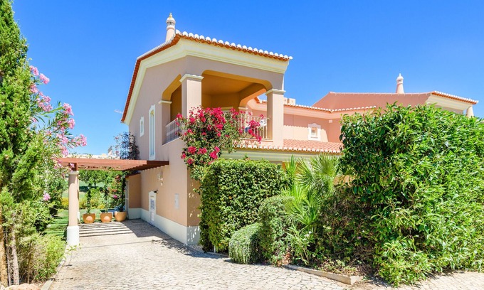 Atalaia Villa | Discover Casa Mapie - Golf Resort & Spa with Pool Access