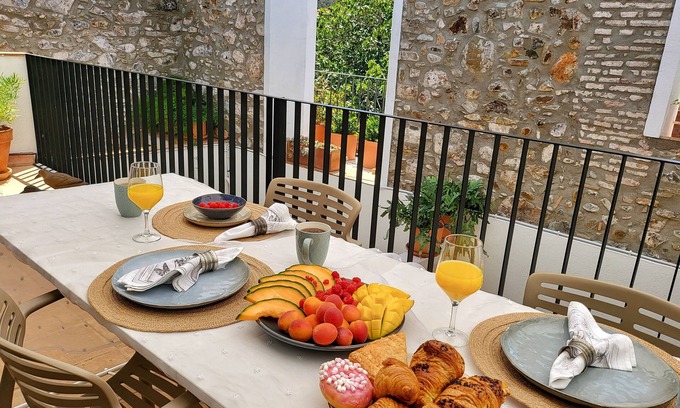 Colera House | Family-Friendly Retreat at Casa Mar 7 Awaits You