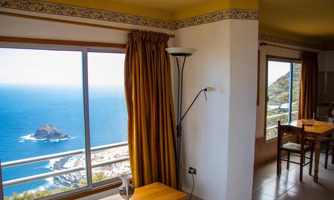 El Tanque Apartment | Cozy Casa Mara Twin Bed Apartment with Ocean View & Pool