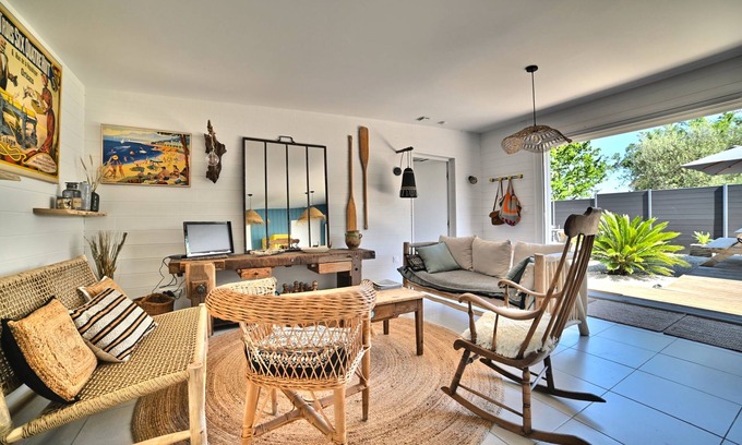 Ronce-les-Bains House | Peaceful Casa Marcel: Oceanfront Retreat with Breakfast