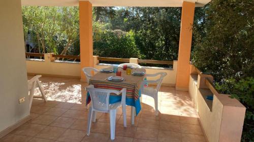 Solanas House | Guest Rated 10/10: Casa Mare with Ocean View & Kitchen