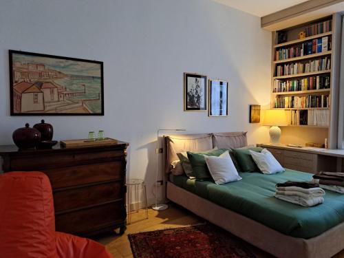 Casoretto Bed & Breakfast | Cozy Casa Mari: Oceanfront Retreat with Free Parking & Breakfast