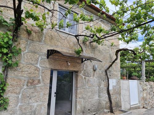 Arcos de Valdevez House | Relaxing Oceanfront Retreat at Casa Maria da Eira