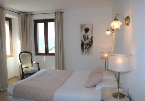 Nonza Bed & Breakfast | Beautiful CASA MARIA: Beachfront with Ocean Views