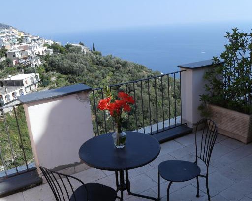 Montepertuso Bed & Breakfast | Discover Casa Maria Grazia: Pet-Friendly Oceanfront Retreat