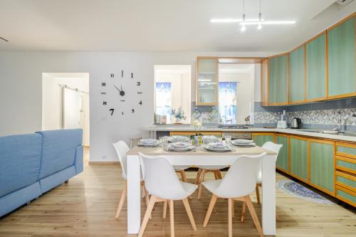Rometta Marea Apartment | Casa Maria - Un passo dal Mare