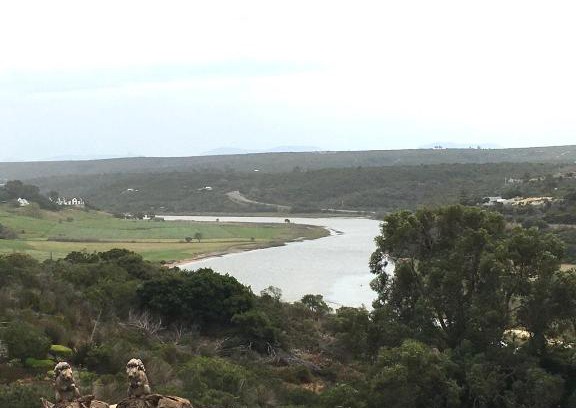 Still Bay Apartment | Guest Rated Casa Maria: 4-Star Family-Friendly Retreat