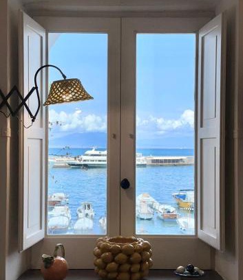 Marina Grande House | Exceptional Casa Marina: Family-Friendly Retreat with Top Ratings