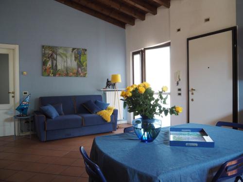 Desenzano del Garda Apartment | Pet-Friendly Getaway at Casa Mariposa - Guest Rated 9.8