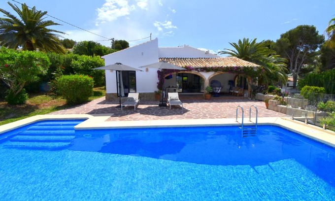 El Tosalet House | Elegant Casa Markoli: Family-Friendly Retreat with Pool