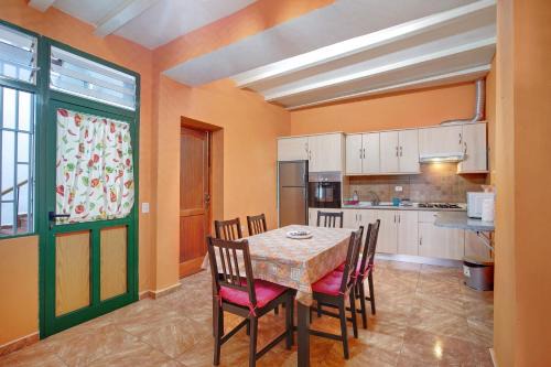 La Guancha Apartment | Discover Family-Friendly Comfort at Casa Marrero Hotel