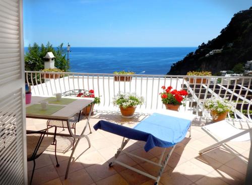 Chiesa Nuova Apartment | Charming Casa Marta: Oceanfront Getaway in Positano