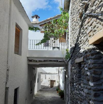 Pampaneira Apartment | Highly Rated Casa Martina Pampaneira - Family-Friendly Stay