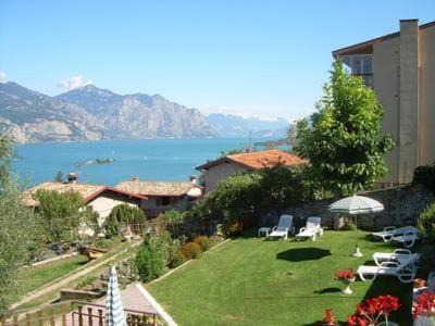 Castelletto Apartment | Cozy One-Bedroom Suite at Casa Mary with Lake View and Garden
