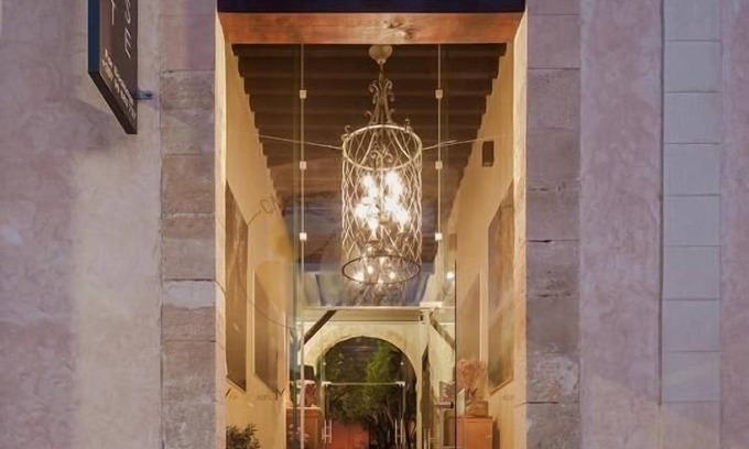 Old Town Hotel | Enjoy Casa Mespilea: Rated 9.4 with Spa and Family Friendly