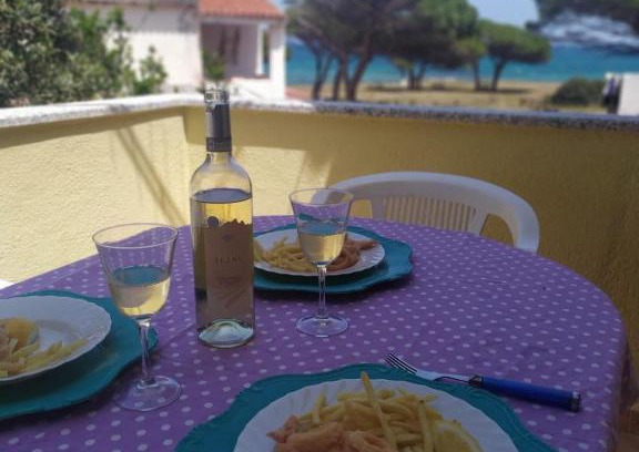 San Giovanni Apartment | Casa Meta Mito: Oceanfront Retreat with 9.5 Guest Rating
