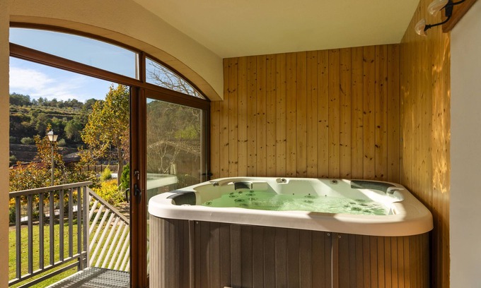 El Pala de Torroella House | Casa Migjorn: Ocean View Retreat with Spa and Breakfast
