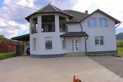 Sighetu Marmatiei House | Family-Friendly Stay at Casa Mihai Marius with Kitchen Access