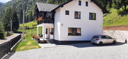 Bistrita Bargaului House | Family-Friendly Relaxation at Cabana Mihali Colibița
