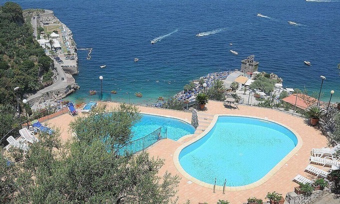 Marina di Puolo House | Cozy Casa Milli C: Oceanfront Apartment with Pool & Breakfast