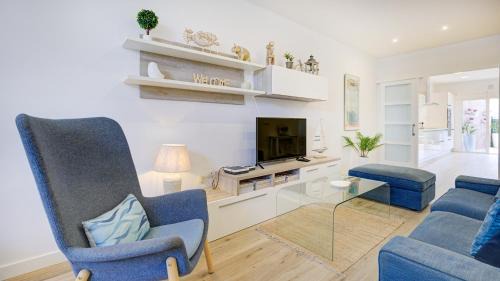 Villaverde House | Casa MIMAR: Modern Retreat with Ocean View & High-Speed WiFi