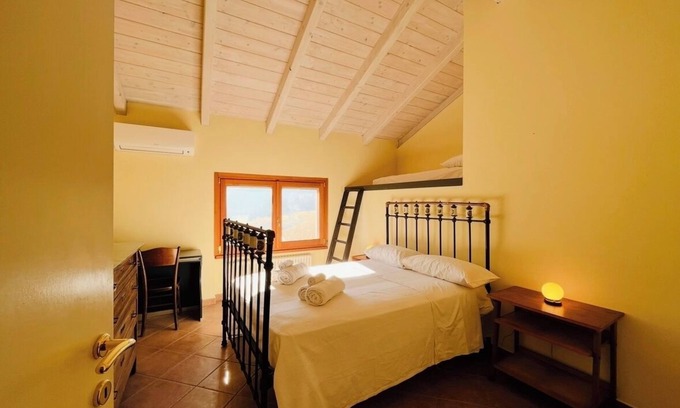 Serralunga di Crea House | Casa Mina(Wi-fi & TV)