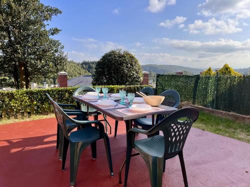 Boo House | Discover Casa Mirador del Pas: Family-Friendly Retreat