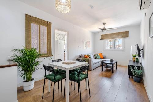 Almeria Centro Apartment | Family-Friendly Apartments in Almería, Spain Await You