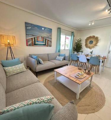 Quesada House | Elegant Casa Miro: 4-Star Family Retreat with Pool