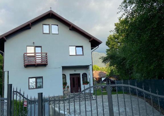 Bran House | Top-Rated Casa Moșoiu: Pet & Child Friendly Retreat